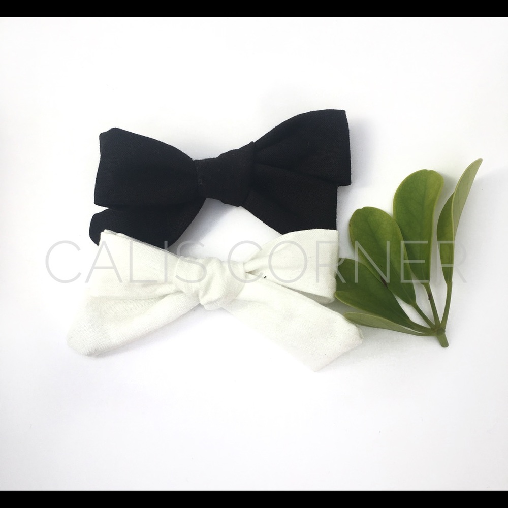 White & Black Hand Tied Bow Set